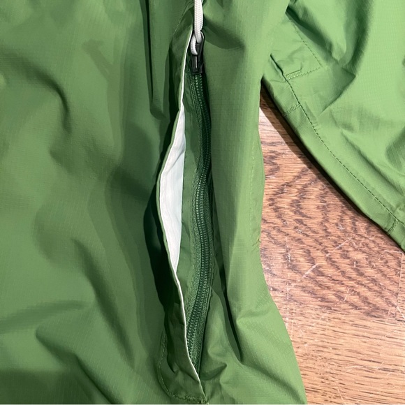 The North Face Womens Rain Jacket Coat HyVent Shell Green Small - Picture 10 of 14